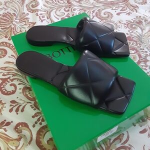 Bottega Veneta Lido Slides